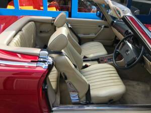 Image 33/38 of Mercedes-Benz 300 SL (1987)