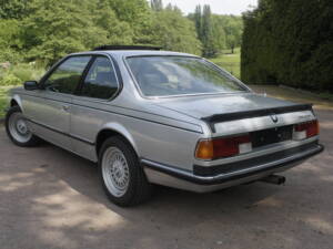 Image 2/9 of BMW 635 CSi (1983)