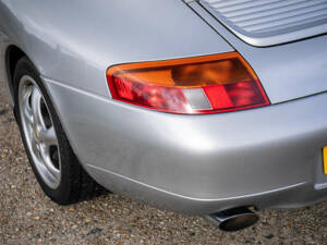 Image 23/39 of Porsche 911 Carrera (1998)