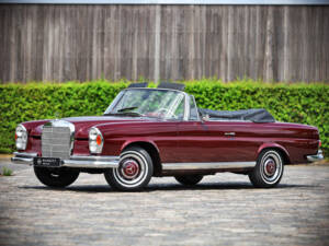 Image 1/71 of Mercedes-Benz 220 SE b (1961)