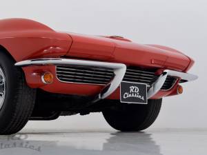 Immagine 7/44 di Chevrolet Corvette Sting Ray Convertible (1964)