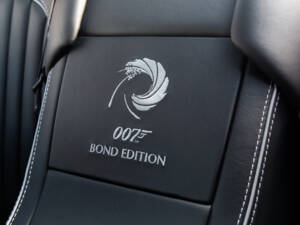 Image 13/78 of Aston Martin DB 9 GT &quot;Bond Edition&quot; (2015)