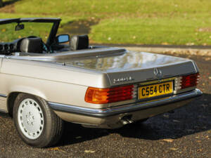 Image 9/33 of Mercedes-Benz 500 SL (1986)