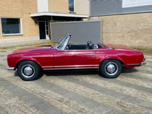 Image 9/50 de Mercedes-Benz 230 SL (1966)