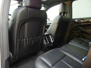 Image 68/98 of Porsche Cayenne S (2010)