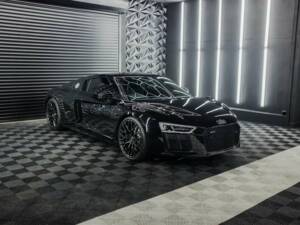 Image 12/50 of Audi R8 V10 Spyder (2018)