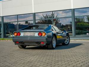 Image 30/36 de Ferrari 328 GTB (1986)
