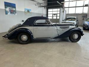 Image 36/40 of BMW 327 (1938)