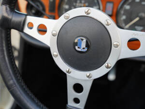 Image 16/50 of Triumph TR 250 (1968)