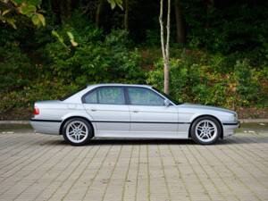 Afbeelding 4/8 van BMW 735i (2001)