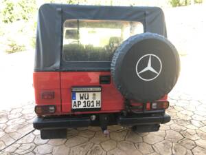 Immagine 4/19 di Mercedes-Benz 240 GD (SWB) (1980)