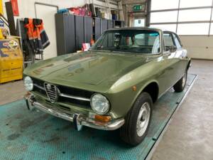 Afbeelding 5/12 van Alfa Romeo Giulia 1600 GT Junior (1974)