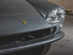 Image 13/47 of Ferrari 330 GT 2+2 (1965)