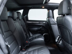 Bild 26/39 von Porsche Cayenne GTS (2016)