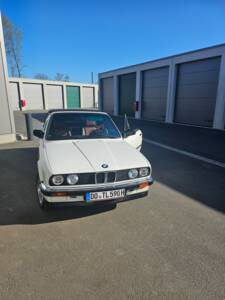 Immagine 28/67 di BMW 320i (1990)