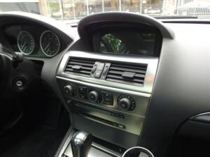 Image 68/97 de BMW 645Ci (2004)