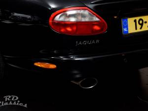 Imagen 37/50 de Jaguar XKR (2000)