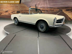 Immagine 2/50 di Mercedes-Benz 230 SL (1965)