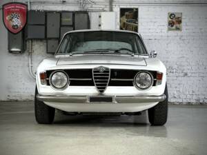 Immagine 2/53 di Alfa Romeo Giulia GT 1300 Junior (1970)
