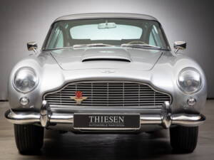 Image 9/20 of Aston Martin DB 5 (1965)