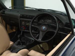 Bild 40/45 von BMW 320i (1989)