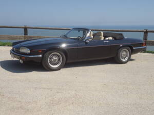 Image 2/59 of Jaguar XJS 5.3 V12 (1990)