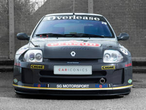 Image 8/21 of Renault Clio II V6 (2002)