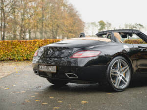 Image 85/100 of Mercedes-Benz SLS AMG Roadster (2011)