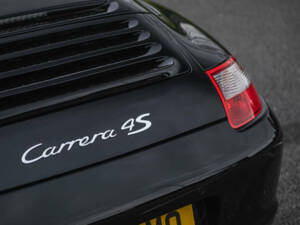 Image 26/28 de Porsche 911 Carrera 4S (2005)