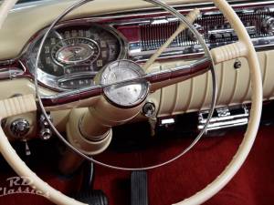 Image 24/50 of Oldsmobile 98 Starfire (1956)