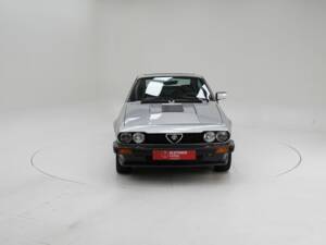 Bild 5/15 von Alfa Romeo GTV 6 2.5 (1982)
