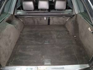 Bild 23/30 von Mercedes-Benz E 36 AMG T (1994)
