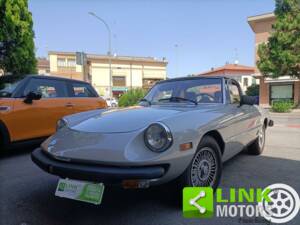 Image 8/10 de Alfa Romeo Spider Veloce 2000 (1981)