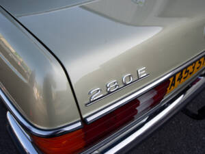 Immagine 28/29 di Mercedes-Benz 280 E (1983)