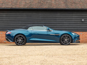 Image 4/68 de Aston Martin Vanquish Volante (2014)