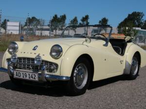 Image 1/83 of Triumph TR 3A (1959)