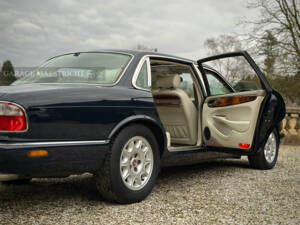 Image 78/96 de Daimler Super V8 (1997)