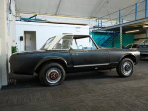 Image 12/47 de Mercedes-Benz 250 SL (1967)
