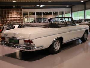 Image 5/28 of Mercedes-Benz 300 SE (1965)