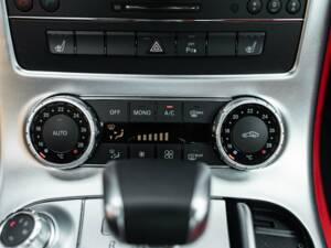 Image 40/50 of Mercedes-Benz SLS AMG (2010)