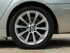 Bild 15/50 von BMW 745d (2005)