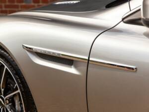 Image 42/50 of Aston Martin DB 9 GT (2015)