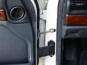 Bild 27/70 von BMW 735i (1991)