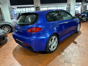 Image 19/22 de Alfa Romeo 147 3.2 GTA (2004)