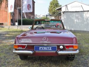 Image 18/19 de Mercedes-Benz 280 SL (1969)