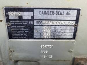 Image 55/55 of Mercedes-Benz 200 GE (SWB) (1990)
