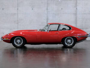 Image 2/23 de Jaguar Type E 4.2 (1967)