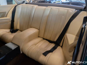 Image 38/49 of Ferrari 400i (1982)