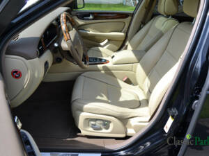 Image 9/50 de Jaguar XJ 2.7 D (2008)