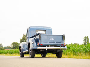 Imagen 5/83 de Ford V8 Modell 46 Pick Up (1940)